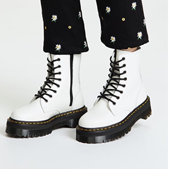 Dr. Martens White Jadon Platform 8 Eye Boots, size 5 - Picture 1 of 16